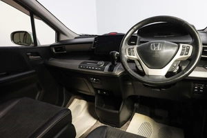 Минивэн Honda Freed 2012 года, 999000 рублей, Новосибирск