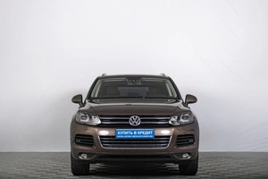 Внедорожник Volkswagen Touareg 2012 года, 2459000 рублей, Томск