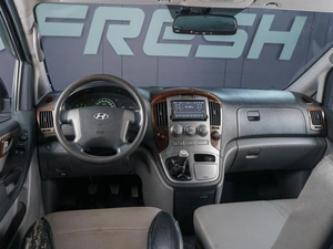 Минивэн Hyundai Grand Starex 2010 года, 1199000 рублей, Сургут