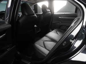 Седан Toyota Camry 2023 года, 3570000 рублей, Красный Пахарь