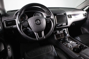Внедорожник Volkswagen Touareg 2011 года, 2199000 рублей, Сургут