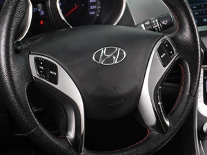 Седан Hyundai Elantra 2011 года, 879000 рублей, Воронеж