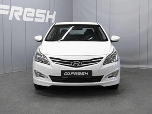 Седан Hyundai Solaris 2015 года, 1130000 рублей, Омск