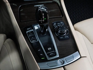 Седан BMW 7 серия 2011 года, 2149000 рублей, Тюмень