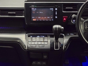 Минивэн Honda Stepwgn Spada 2015 года, 2150000 рублей, Красноярск