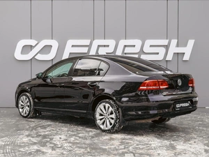 Седан Volkswagen Passat 2011 года, 1020000 рублей, Краснодар