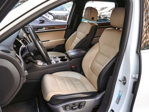 Внедорожник Volkswagen Touareg 2013 года, 2580000 рублей, Краснодар