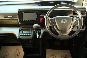 Минивэн Honda Stepwgn Spada 2018 года, 2289000 рублей, Омск