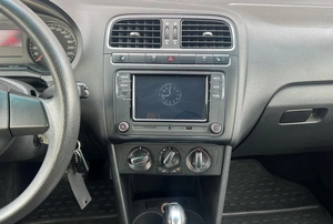 Седан Volkswagen Polo 2011 года, 790000 рублей, Солонцы