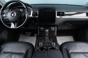 Внедорожник Volkswagen Touareg 2011 года, 1689000 рублей, Челябинск