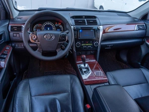 Седан Toyota Camry 2013 года, 1559000 рублей, Саратов