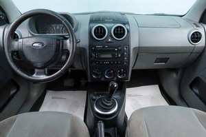 Хетчбэк Ford Fusion 2003 года, 369000 рублей, Челябинск