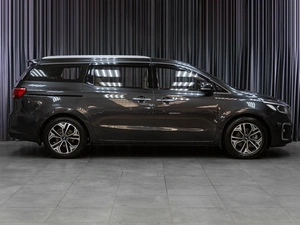 Минивэн Kia Carnival 2019 года, 3579000 рублей, Тюмень