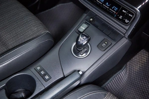 Хетчбэк Toyota Auris 2016 года, 1550000 рублей, Красноярск