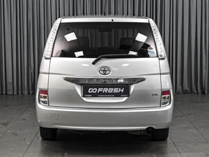 Минивэн Toyota Isis 2011 года, 999000 рублей, Ставрополь