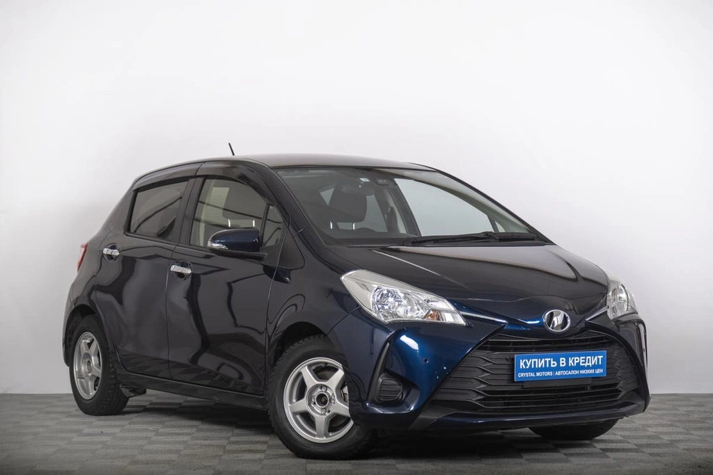Хетчбэк Toyota Vitz 2018 года, 1279000 рублей, Томск