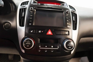 Хетчбэк Kia Ceed 2010 года, 579000 рублей, Челябинск