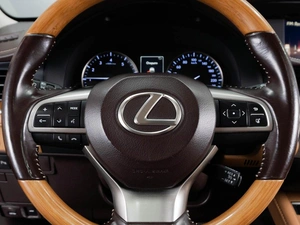 Седан Lexus ES 2017 года, 2550000 рублей, Тюмень