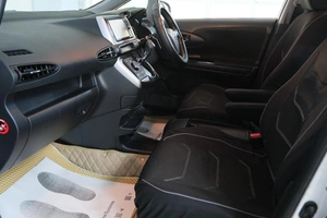 Минивэн Toyota Wish 2017 года, 2019000 рублей, Омск