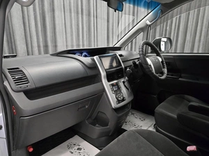 Минивэн Toyota Noah 2009 года, 1120000 рублей, Красноярск