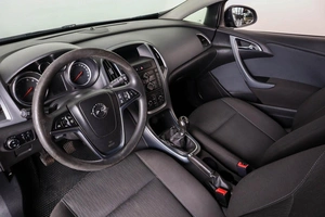 Хетчбэк Opel Astra GTC 2012 года, 799000 рублей, Пермь