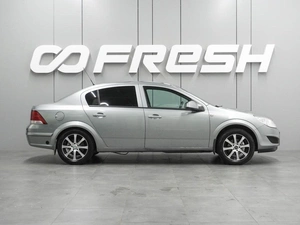 Седан Opel Astra 2011 года, 699000 рублей, Воронеж