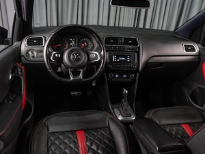 Седан Volkswagen Polo 2016 года, 1015000 рублей, Тюмень