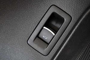 Внедорожник Volkswagen Touareg 2014 года, 2349000 рублей, Омск