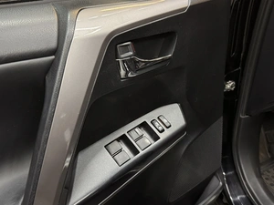 Внедорожник Toyota RAV4 2018 года, 2797000 рублей, Красноярск