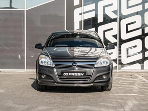 Седан Opel Astra 2012 года, 780000 рублей, Краснодар