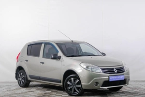 Хетчбэк Renault Sandero 2011 года, 479000 рублей, Кемерово
