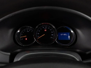 Хетчбэк Renault Sandero 2017 года, 699000 рублей, Тюмень