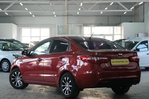Седан Kia Rio 2014 года, 889000 рублей, Омск