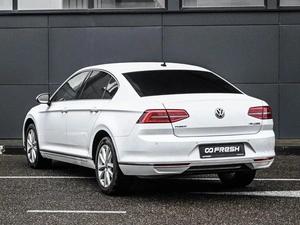 Седан Volkswagen Passat 2016 года, 2099000 рублей, Кирилловка