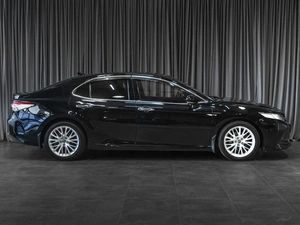 Седан Toyota Camry 2018 года, 2679000 рублей, Тюмень