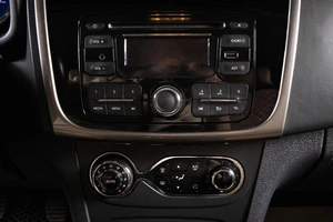 Хетчбэк Renault Sandero 2015 года, 779000 рублей, Сургут
