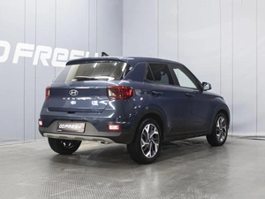 Внедорожник Hyundai Venue 2020 года, 2070777 рублей, Омск