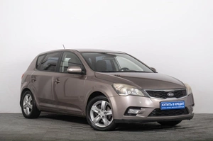 Хетчбэк Kia Ceed 2011 года, 849000 рублей, Томск
