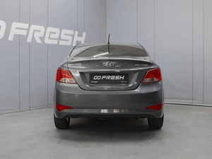 Седан Hyundai Solaris 2014 года, 830000 рублей, Омск