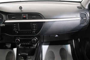 Хетчбэк Kia Rio X-Line 2019 года, 1619000 рублей, Омск