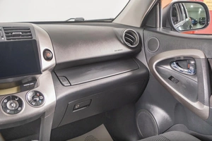 Внедорожник Toyota RAV4 2010 года, 1529000 рублей, Томск