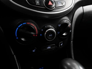 Седан Hyundai Solaris 2013 года, 899000 рублей, Тюмень