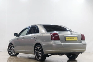Седан Toyota Avensis 2006 года, 799000 рублей, Новокузнецк