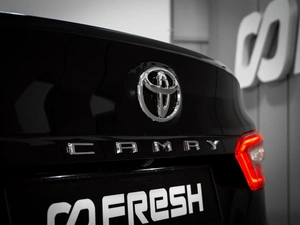 Седан Toyota Camry 2018 года, 2749000 рублей, Тюмень
