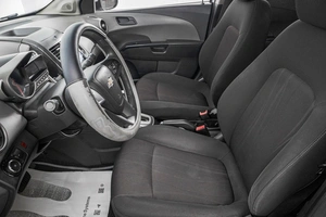 Седан Chevrolet Aveo 2012 года, 599000 рублей, Барнаул