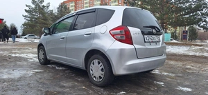 Хетчбэк Honda Fit 2010 года, 500000 рублей, Красноярск