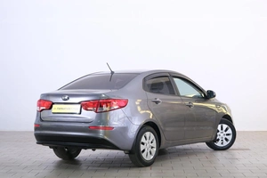 Седан Kia Rio 2015 года, 989000 рублей, Омск