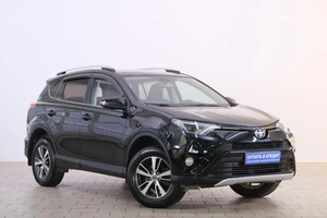 Внедорожник Toyota RAV4 2017 года, 2319000 рублей, Омск