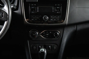 Хетчбэк Renault Sandero 2015 года, 929000 рублей, Сургут