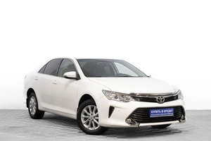 Седан Toyota Camry 2016 года, 2319000 рублей, Барнаул